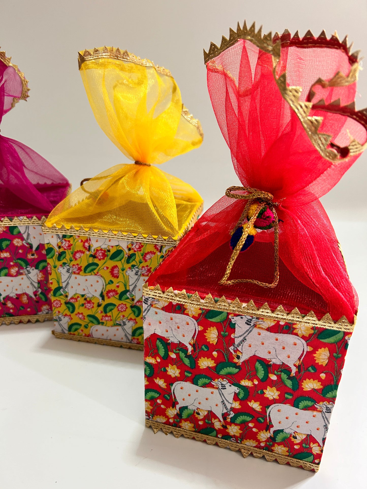 Wooden pichwai basket