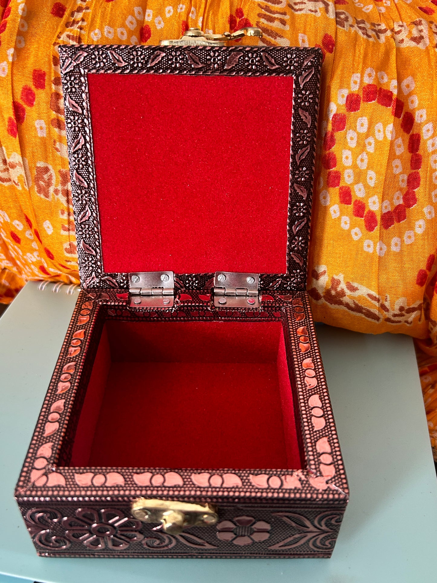Radh Krishna Antique Meenakri box