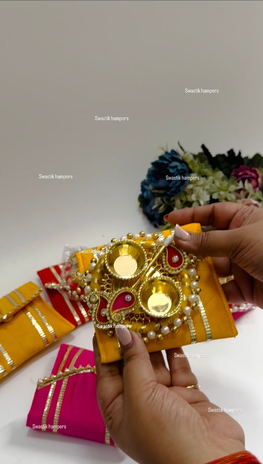 Mini gota clutch with tilak set