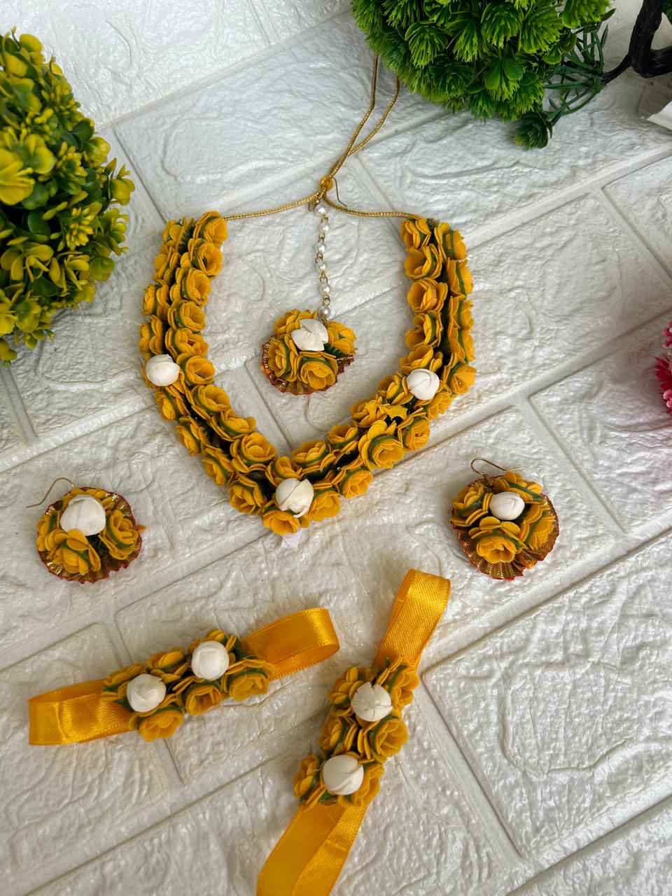 Minimalist Haldi set