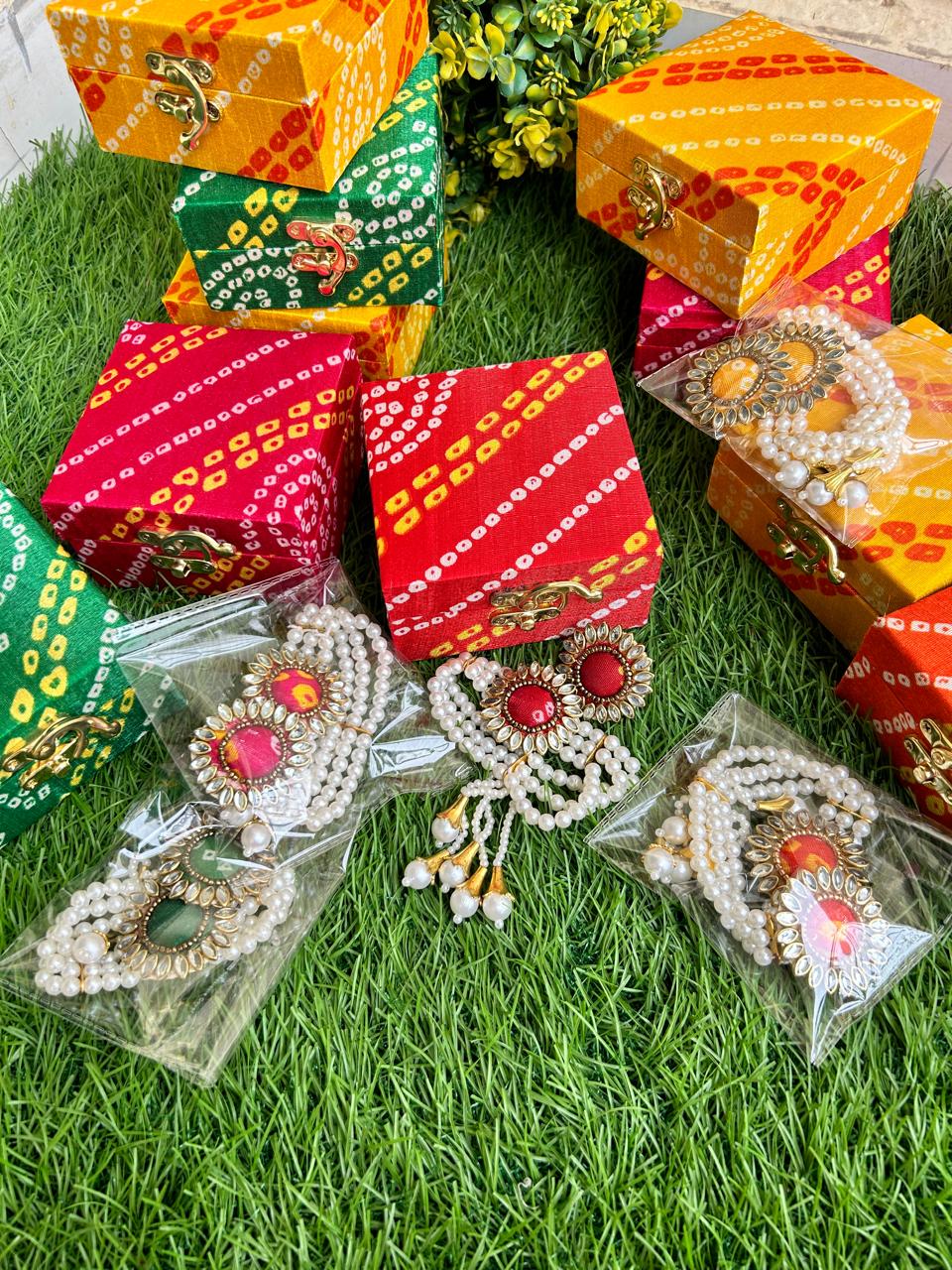 Bandhej box hamper