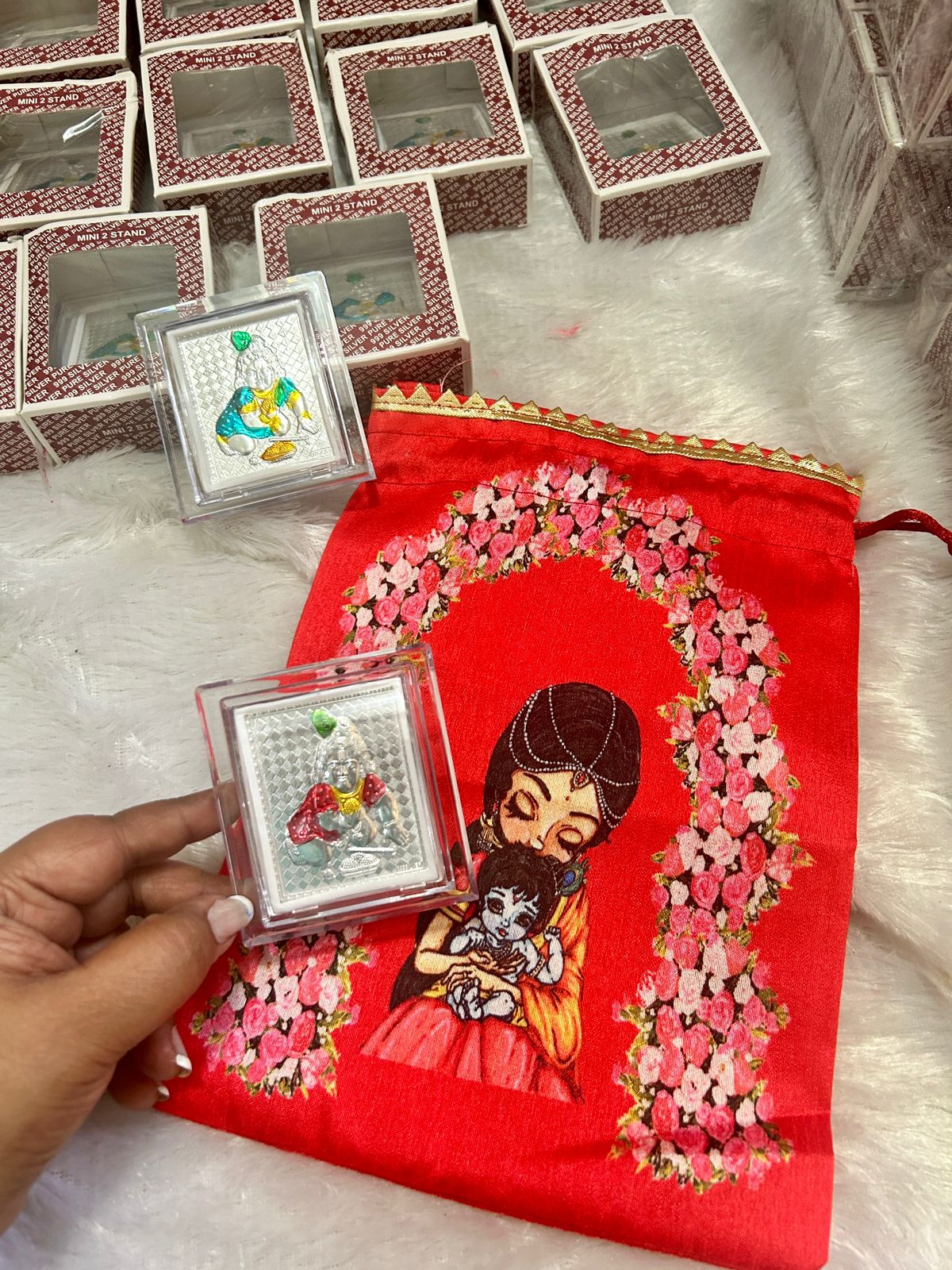 Silver Krishna frame hamper