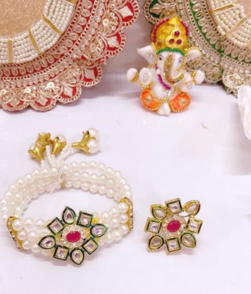 Kundan pearl bracelet set
