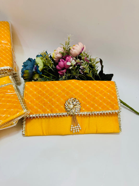 Leheriya gota clutch