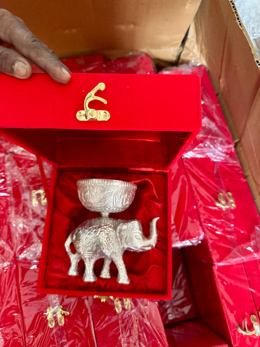 Elephant with bowl (Gaj katori)