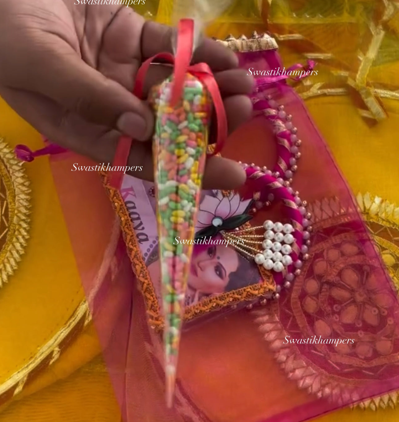 Haldi / Mehendi Hamper (Assorted color)