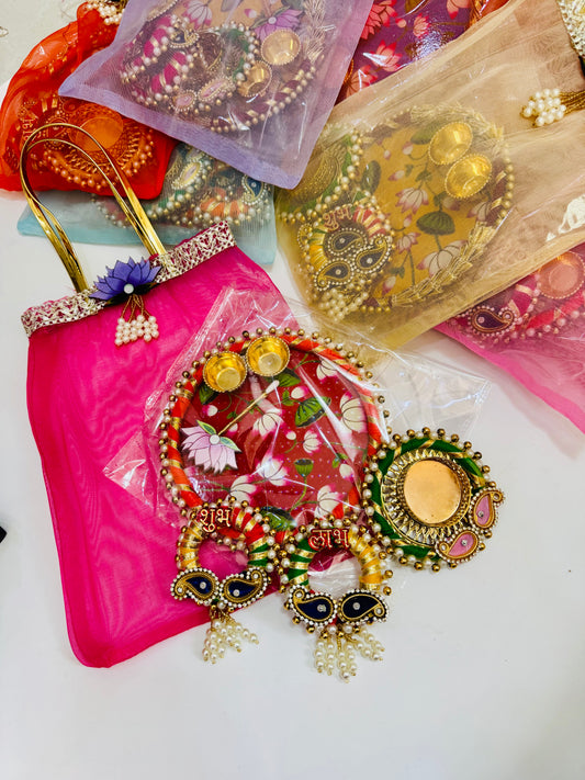 Lotus bag hamper