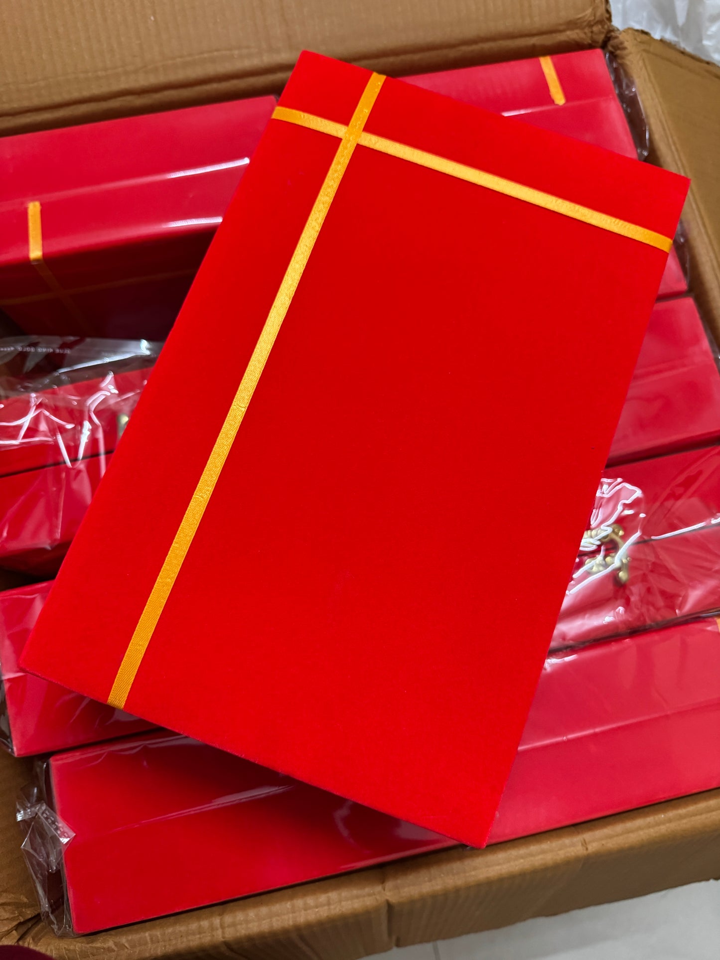 Hammered Copper Bottle with 2 Glasses – Premium Wedding Return Gift Set