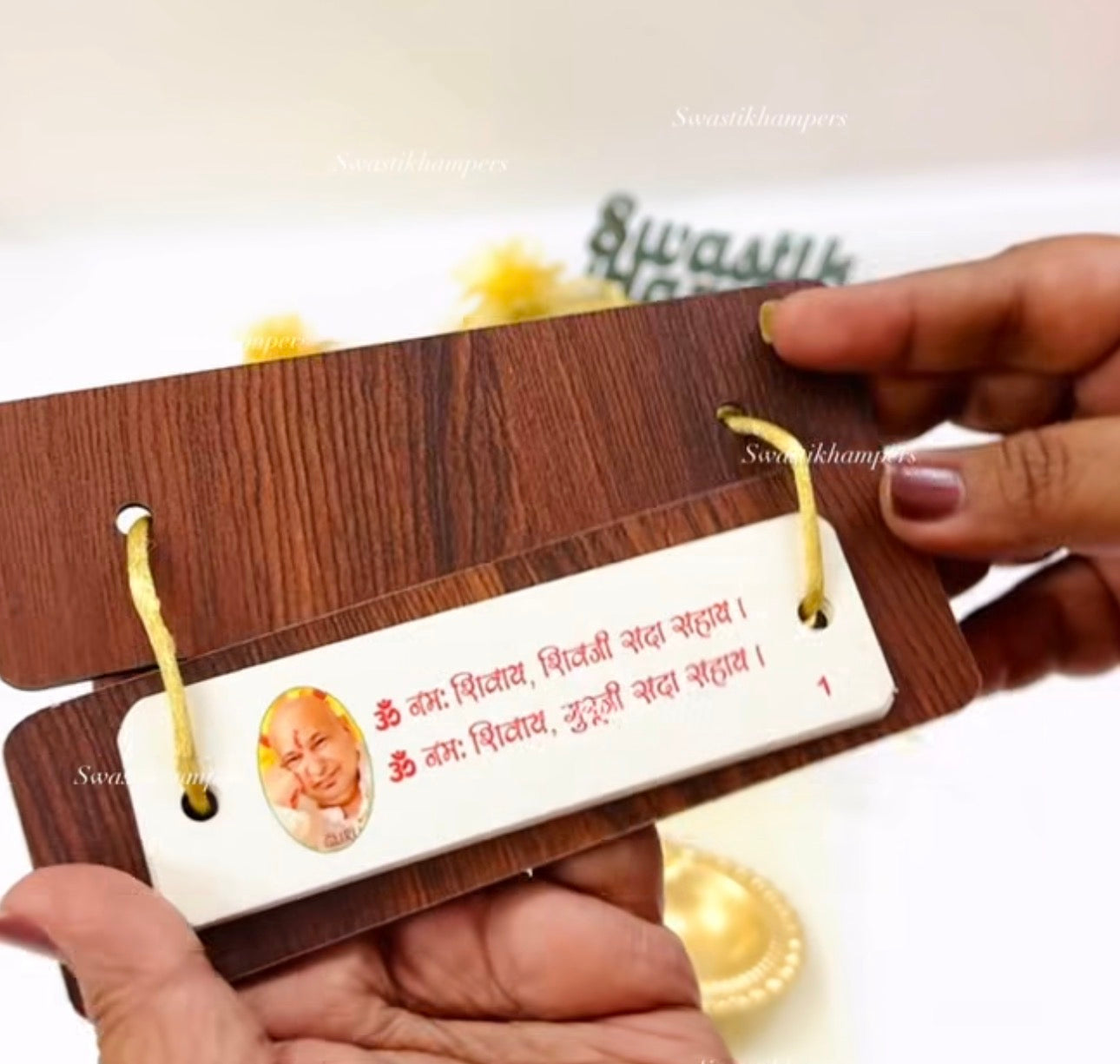 Guruji Chalisa Wooden Booklet – Spiritual Prayer Gift