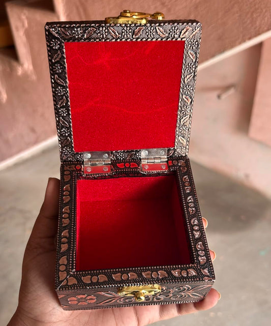 Meenakari Wooden Pichwai Box | Premium Velvet Lined Gift Box | 10x10 cm Return Gift (Assorted color)