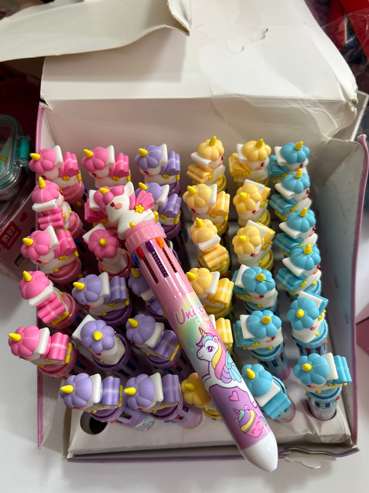 8 colors unicon pen