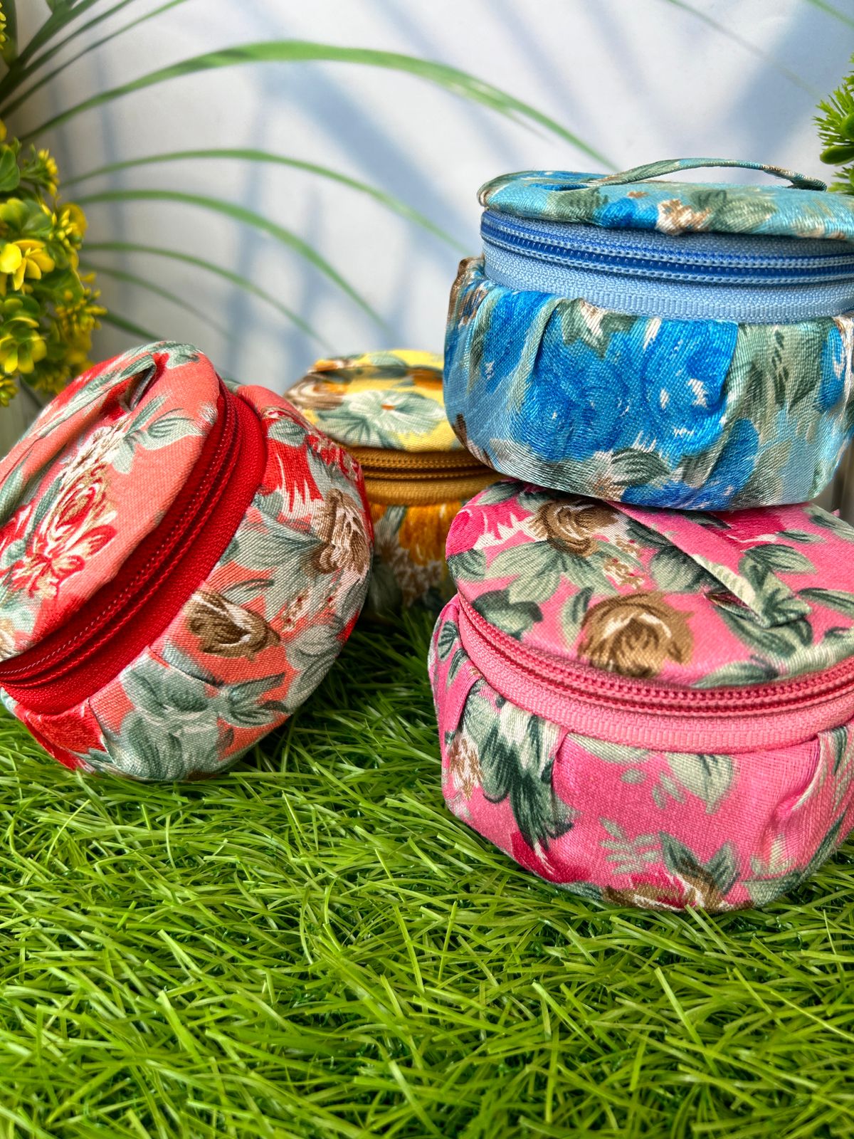 Floral matki box