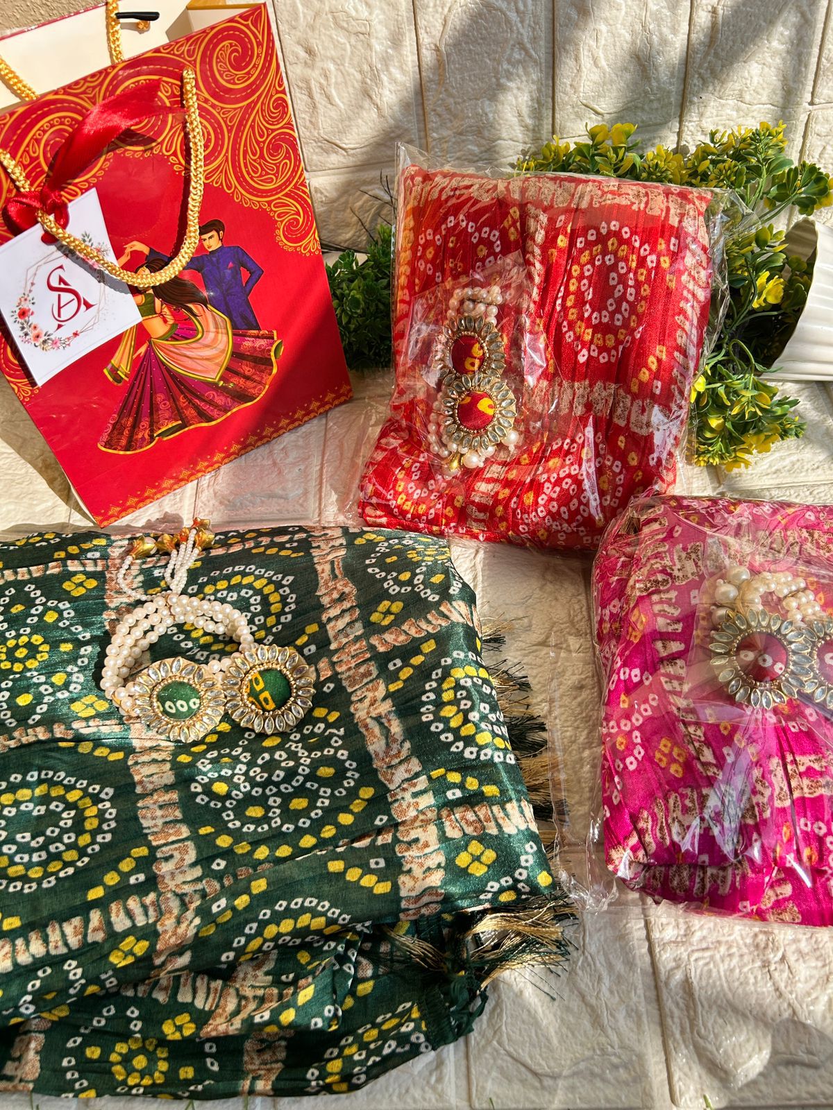 Bandhej set hamper