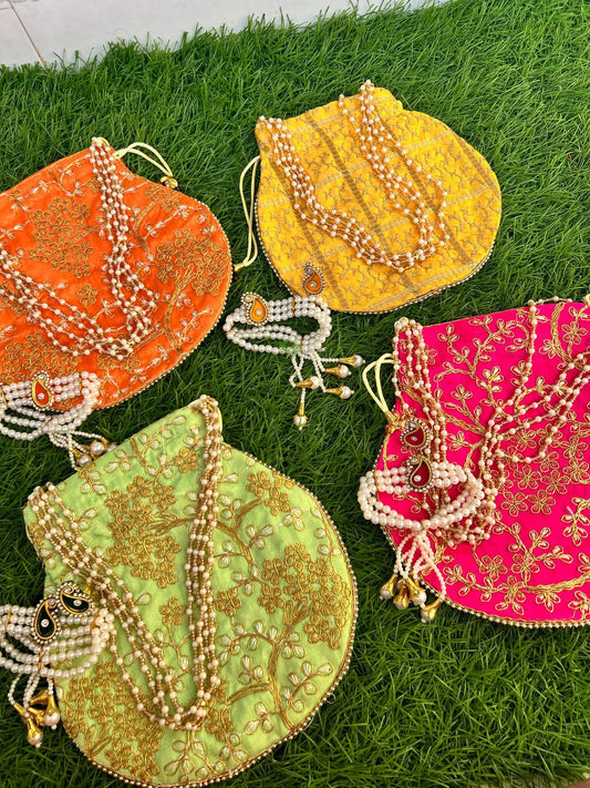 Zari potli hamper