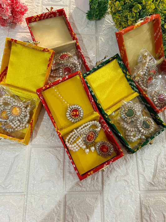 Bandhej box Hamper
